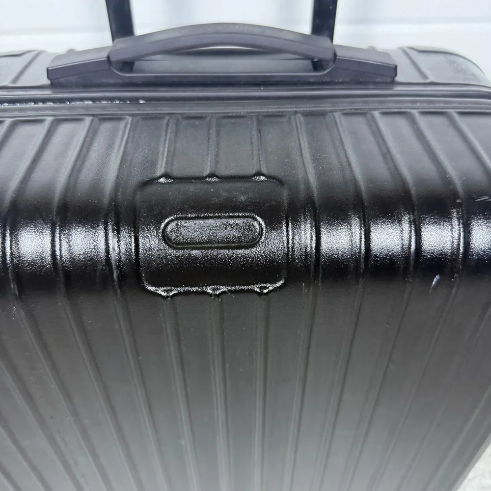 RIMOWA Salsa Multiwheel 63L Black 4-Wheel Polycarbonate Suitcase Vintage 871.63
